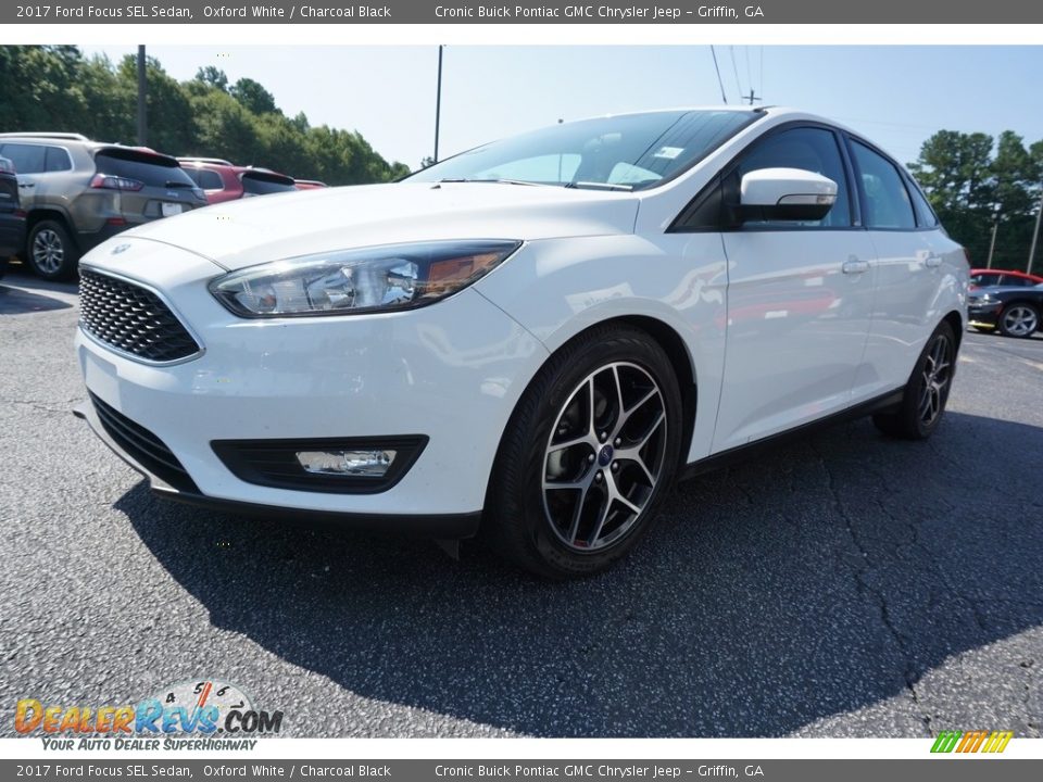 2017 Ford Focus SEL Sedan Oxford White / Charcoal Black Photo #3