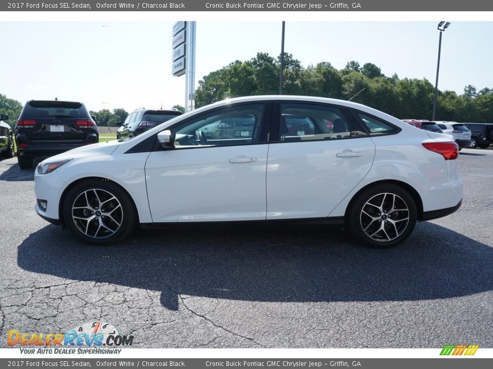 2017 Ford Focus SEL Sedan Oxford White / Charcoal Black Photo #4