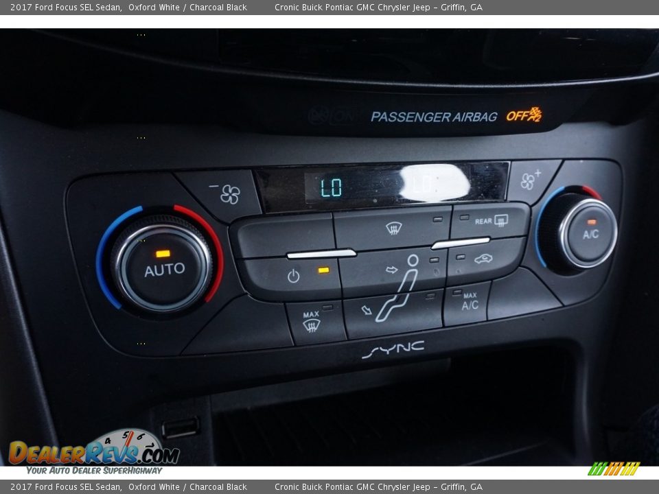 2017 Ford Focus SEL Sedan Oxford White / Charcoal Black Photo #6