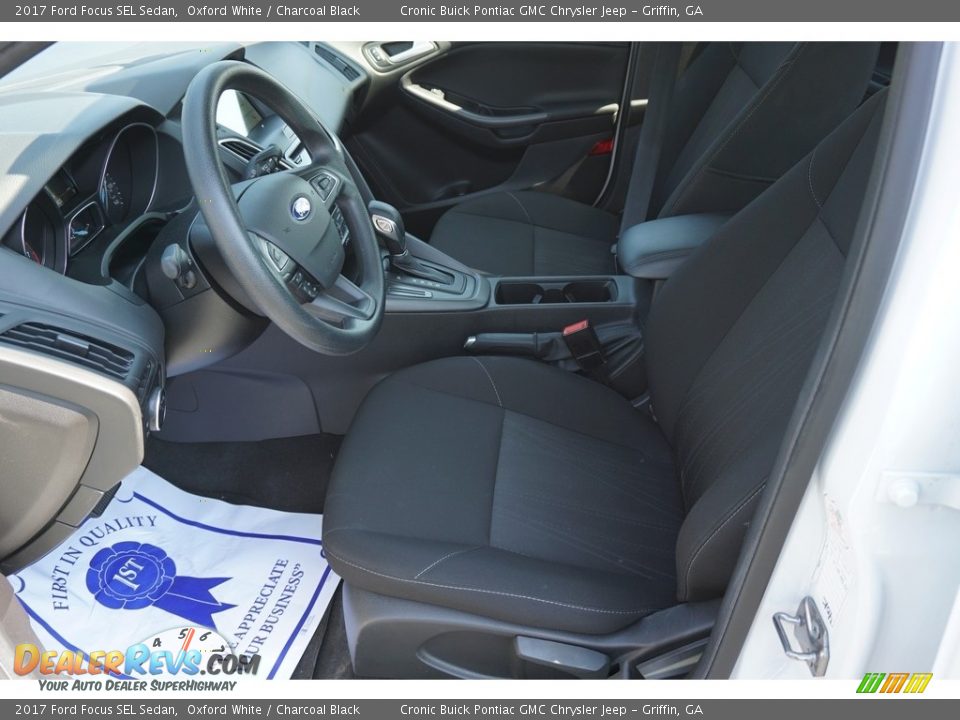 2017 Ford Focus SEL Sedan Oxford White / Charcoal Black Photo #7