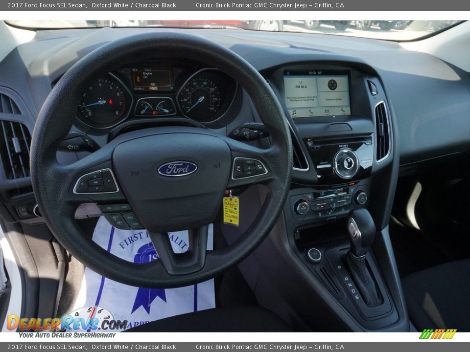 2017 Ford Focus SEL Sedan Oxford White / Charcoal Black Photo #8