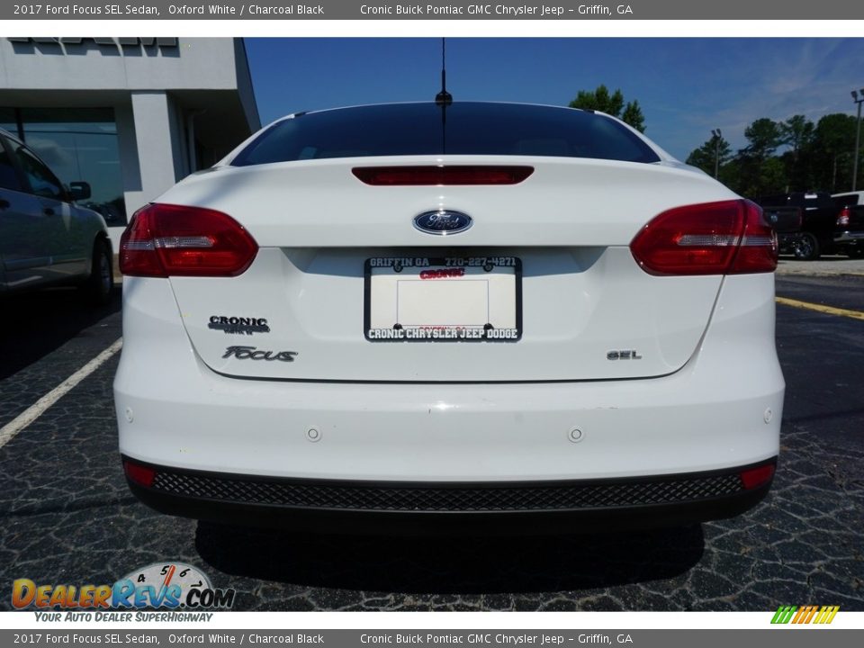 2017 Ford Focus SEL Sedan Oxford White / Charcoal Black Photo #11