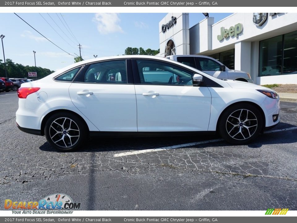 2017 Ford Focus SEL Sedan Oxford White / Charcoal Black Photo #13