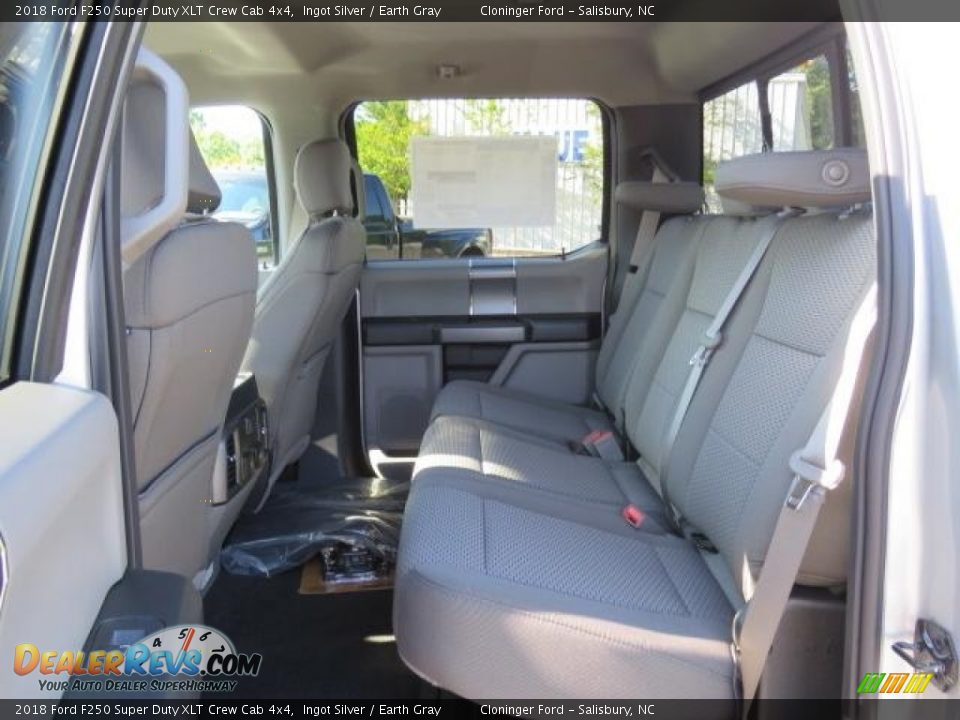 2018 Ford F250 Super Duty XLT Crew Cab 4x4 Ingot Silver / Earth Gray Photo #6