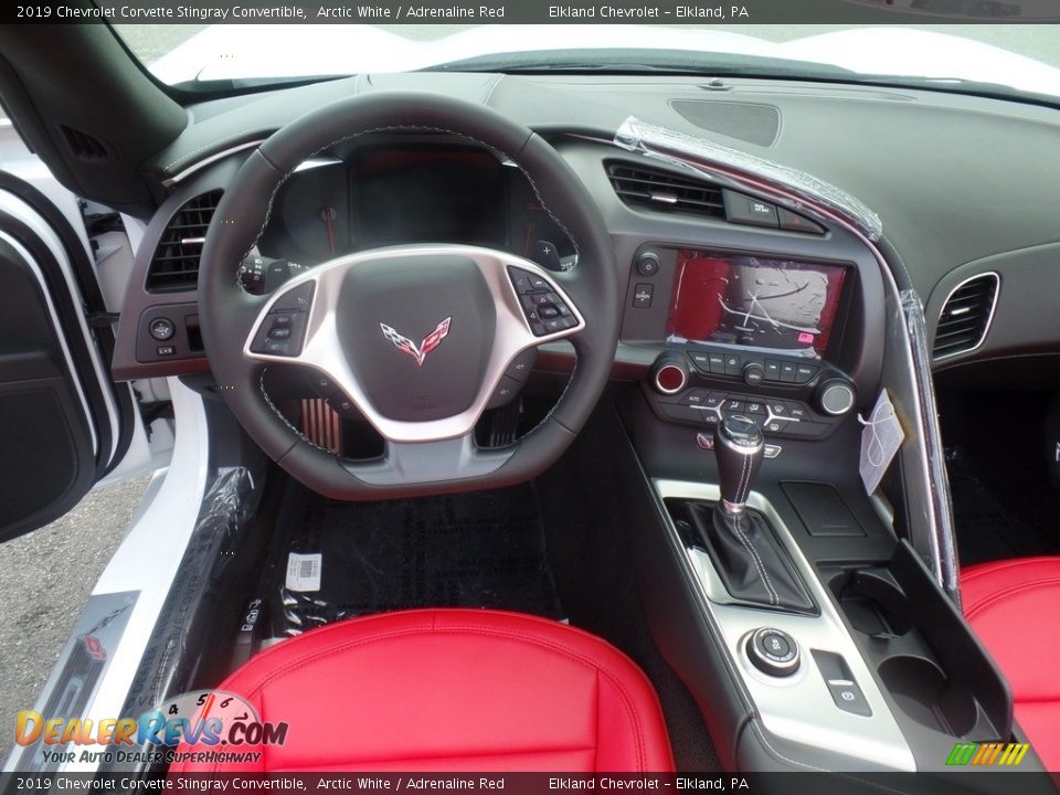 Dashboard of 2019 Chevrolet Corvette Stingray Convertible Photo #21