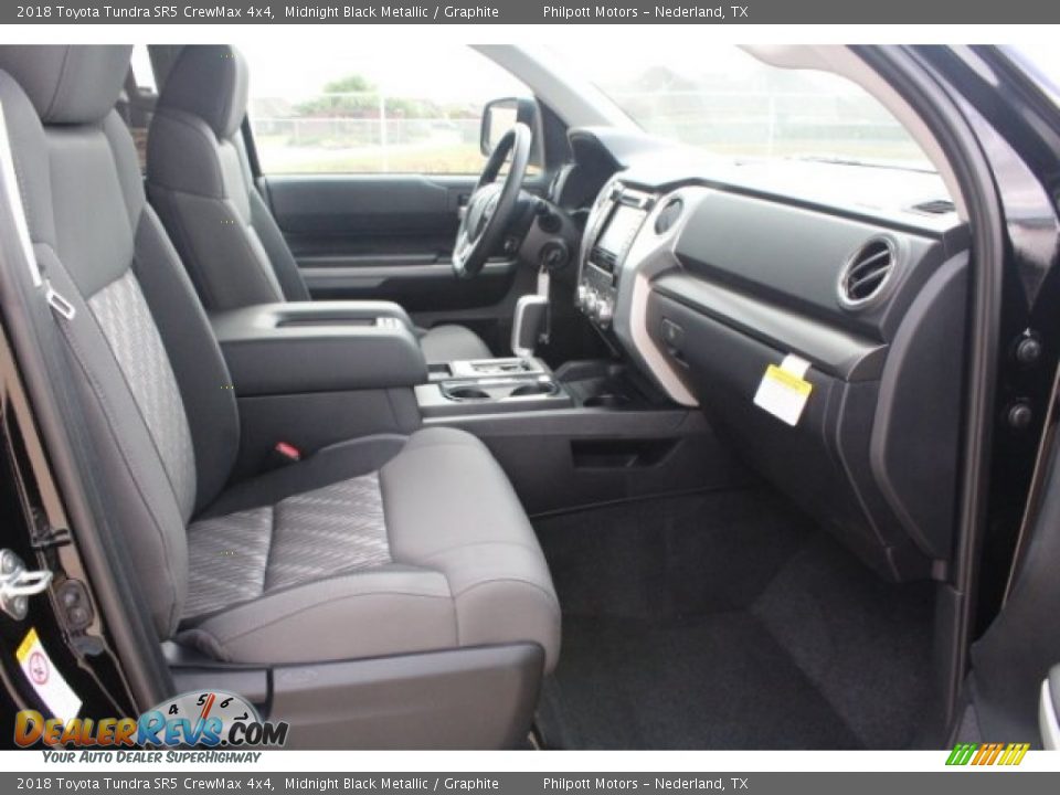 2018 Toyota Tundra SR5 CrewMax 4x4 Midnight Black Metallic / Graphite Photo #32