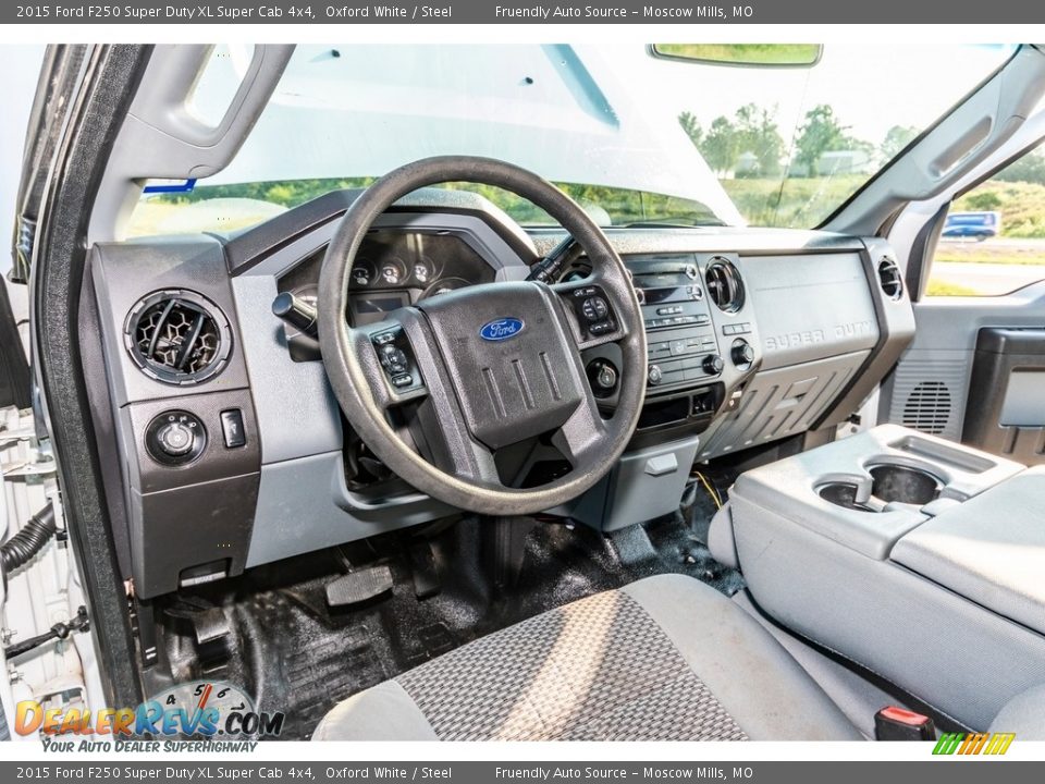 2015 Ford F250 Super Duty XL Super Cab 4x4 Oxford White / Steel Photo #23