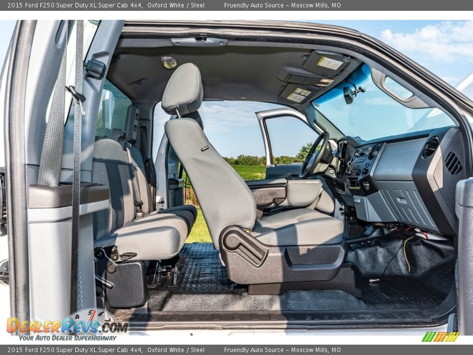 2015 Ford F250 Super Duty XL Super Cab 4x4 Oxford White / Steel Photo #27
