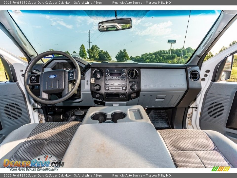 2015 Ford F250 Super Duty XL Super Cab 4x4 Oxford White / Steel Photo #31