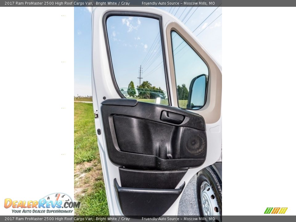 2017 Ram ProMaster 2500 High Roof Cargo Van Bright White / Gray Photo #21