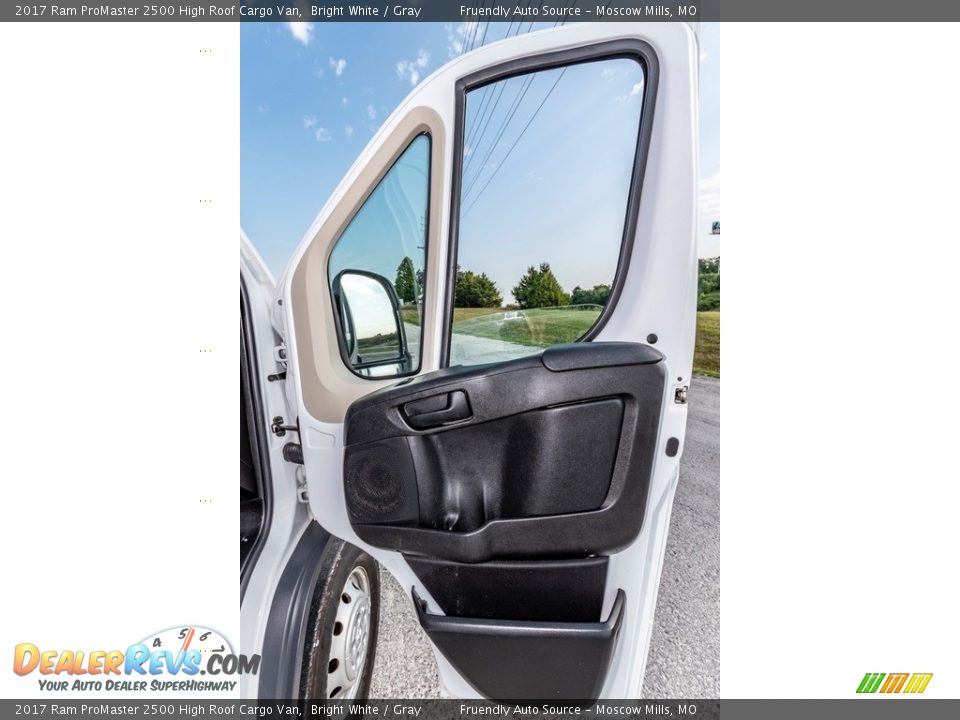 2017 Ram ProMaster 2500 High Roof Cargo Van Bright White / Gray Photo #25
