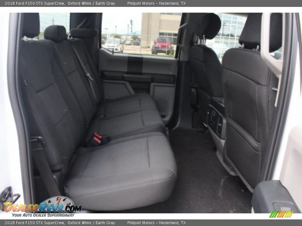 2018 Ford F150 STX SuperCrew Oxford White / Earth Gray Photo #28
