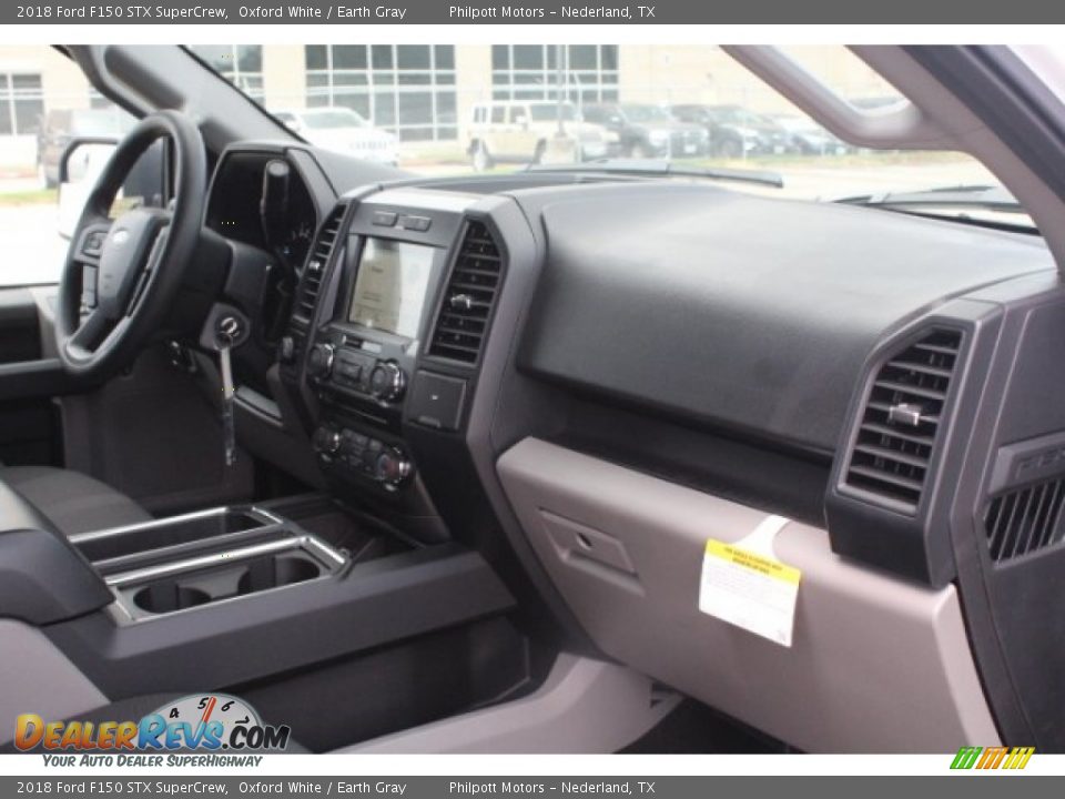 2018 Ford F150 STX SuperCrew Oxford White / Earth Gray Photo #30
