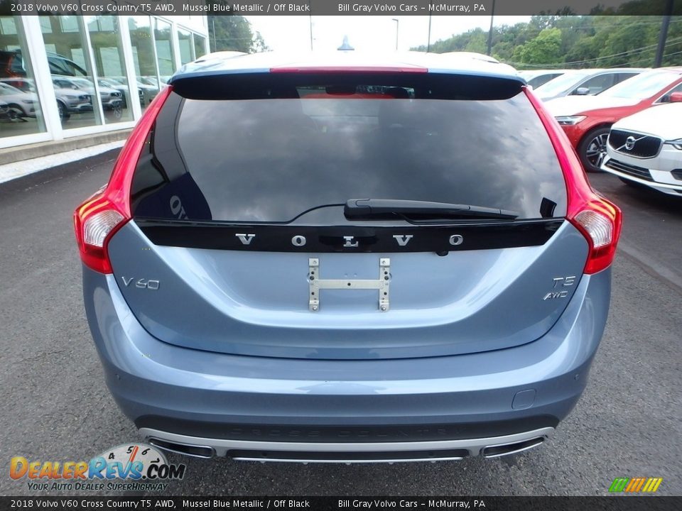 2018 Volvo V60 Cross Country T5 AWD Mussel Blue Metallic / Off Black Photo #4