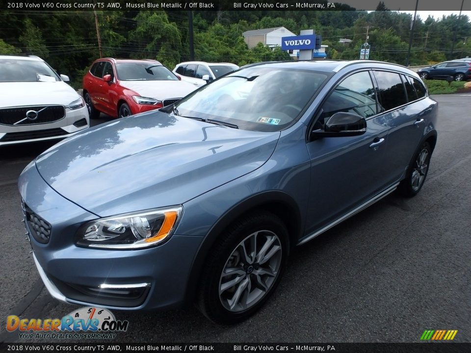 2018 Volvo V60 Cross Country T5 AWD Mussel Blue Metallic / Off Black Photo #8