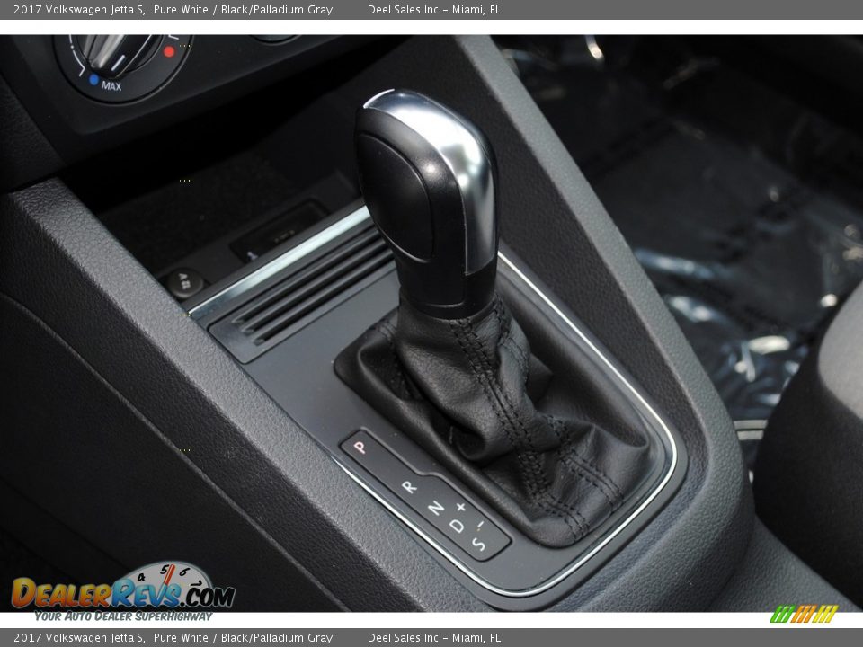 2017 Volkswagen Jetta S Pure White / Black/Palladium Gray Photo #15