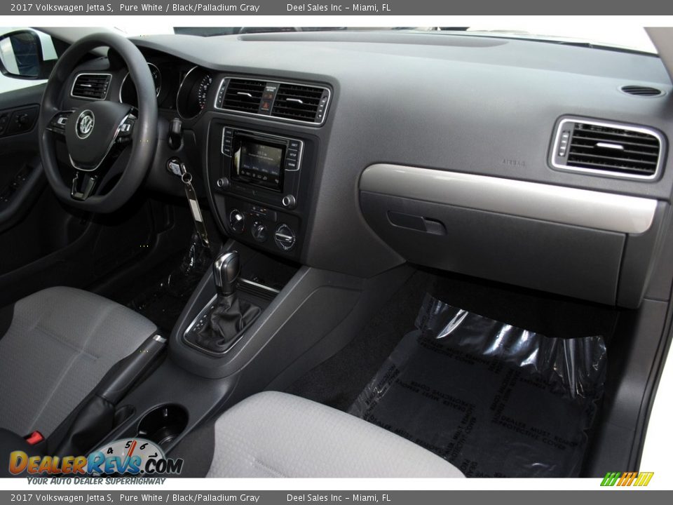 2017 Volkswagen Jetta S Pure White / Black/Palladium Gray Photo #16
