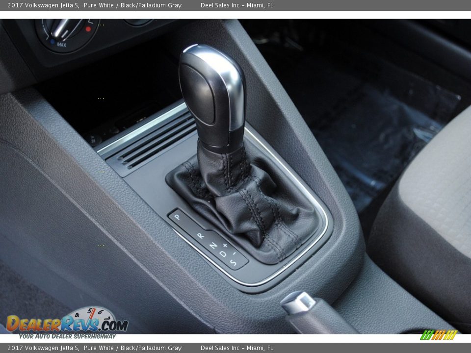 2017 Volkswagen Jetta S Pure White / Black/Palladium Gray Photo #15