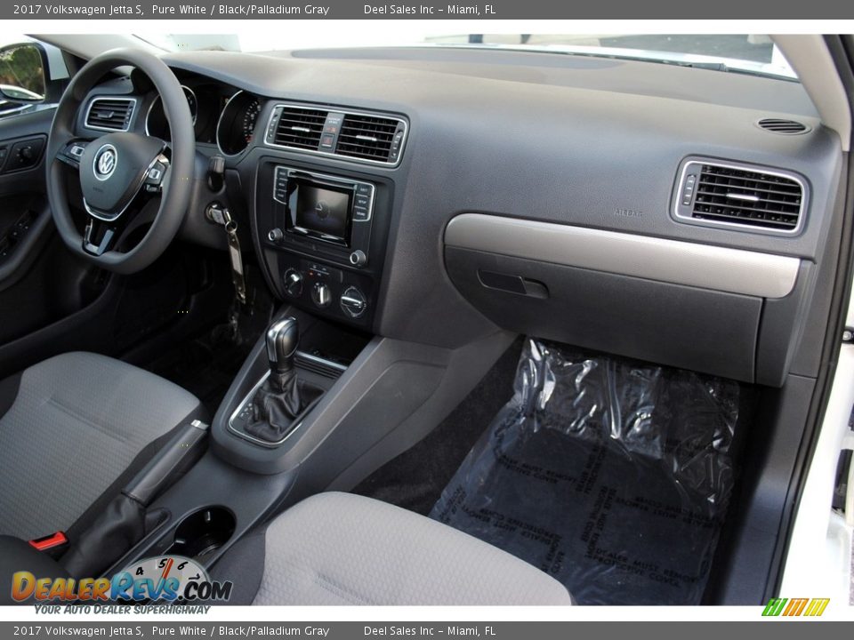 2017 Volkswagen Jetta S Pure White / Black/Palladium Gray Photo #18
