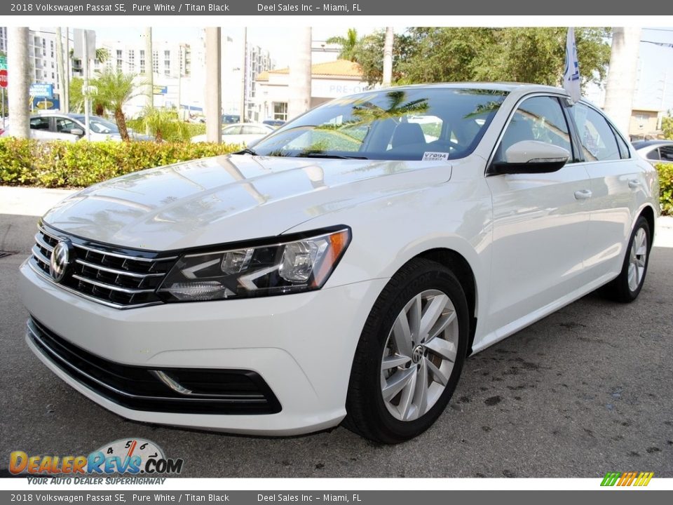 2018 Volkswagen Passat SE Pure White / Titan Black Photo #5
