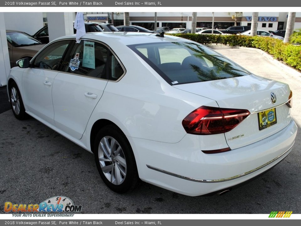 2018 Volkswagen Passat SE Pure White / Titan Black Photo #6