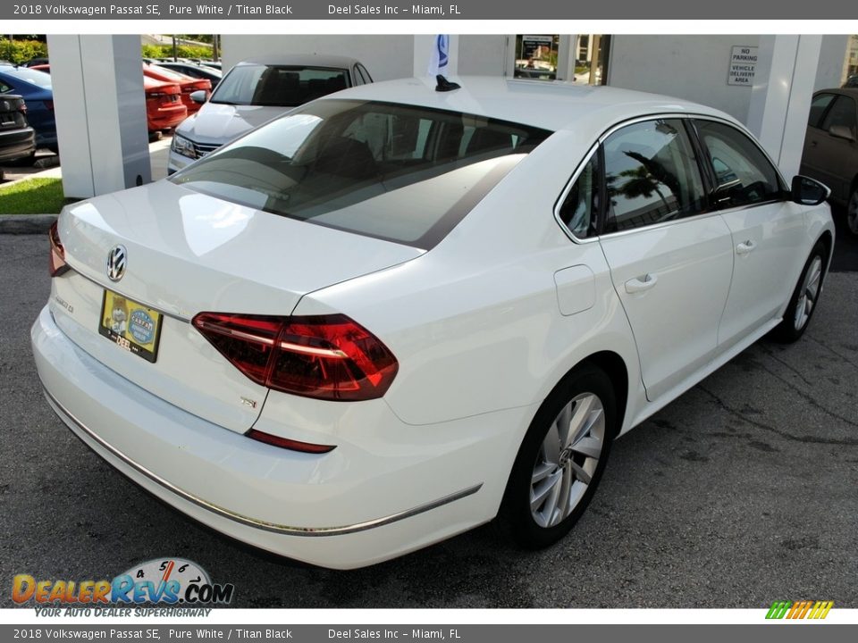 2018 Volkswagen Passat SE Pure White / Titan Black Photo #9