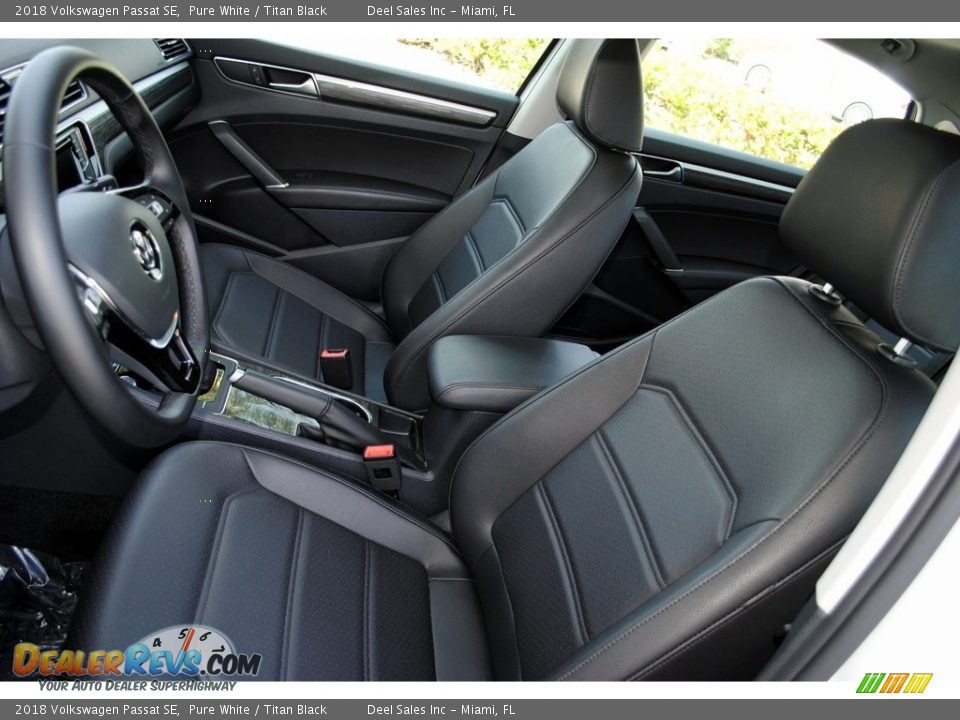 2018 Volkswagen Passat SE Pure White / Titan Black Photo #15