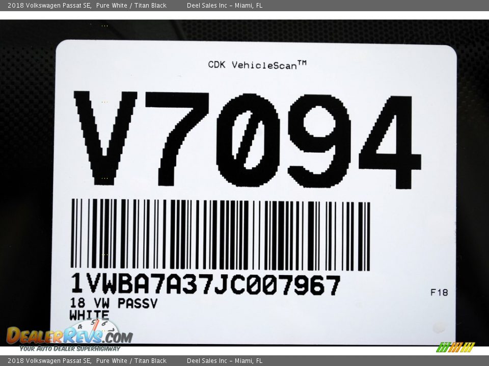 2018 Volkswagen Passat SE Pure White / Titan Black Photo #20