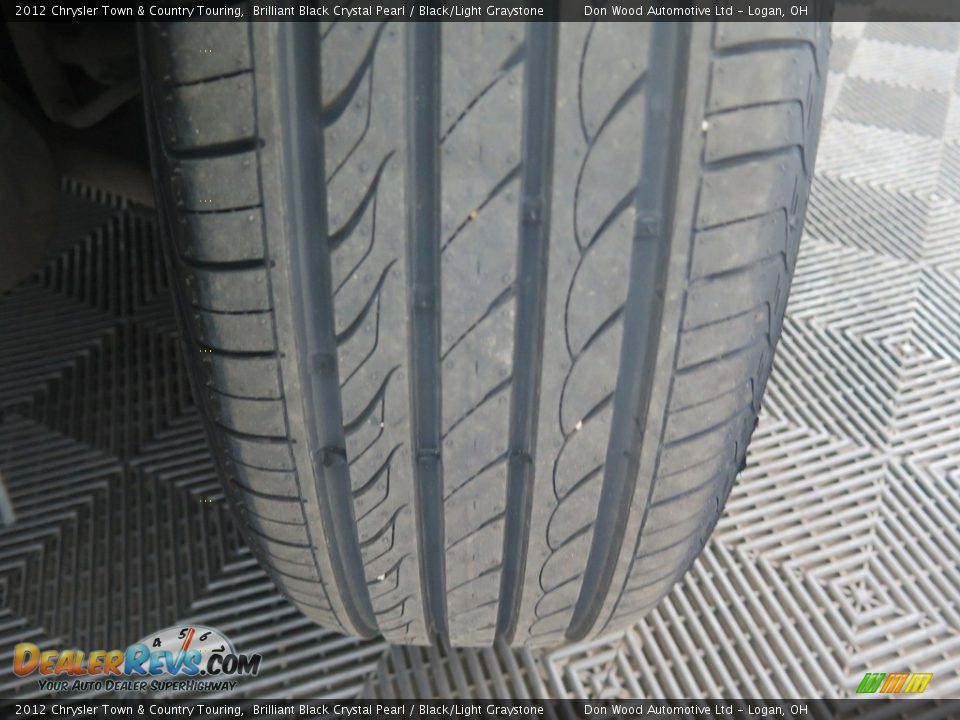 2012 Chrysler Town & Country Touring Brilliant Black Crystal Pearl / Black/Light Graystone Photo #19