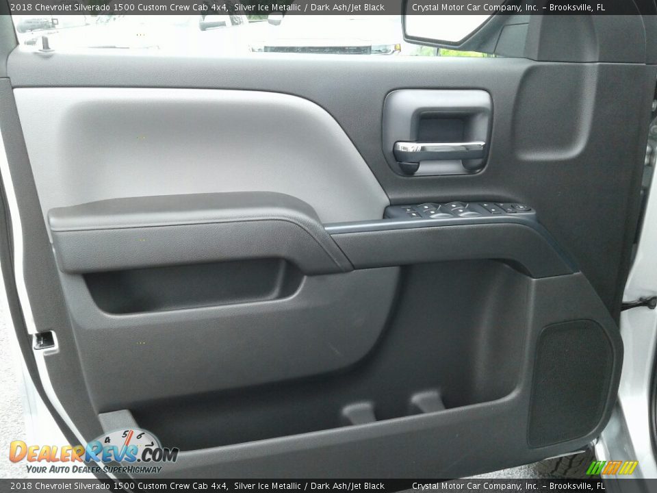2018 Chevrolet Silverado 1500 Custom Crew Cab 4x4 Silver Ice Metallic / Dark Ash/Jet Black Photo #17