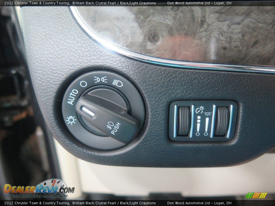2012 Chrysler Town & Country Touring Brilliant Black Crystal Pearl / Black/Light Graystone Photo #30