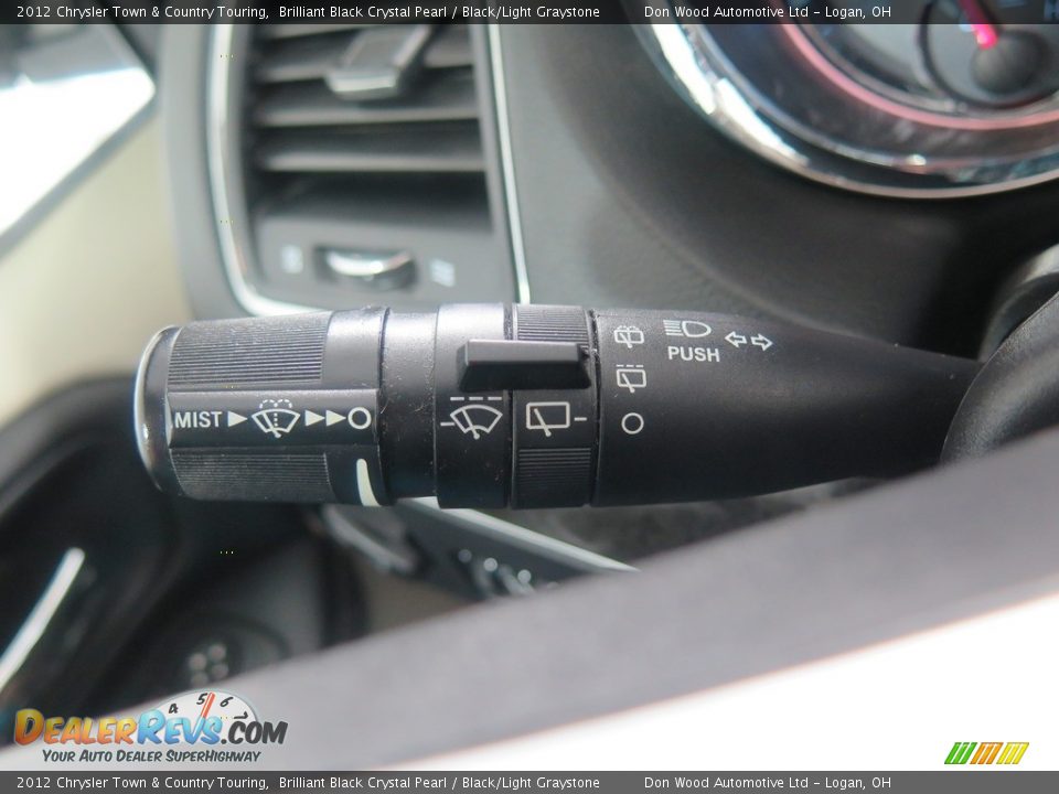 2012 Chrysler Town & Country Touring Brilliant Black Crystal Pearl / Black/Light Graystone Photo #31