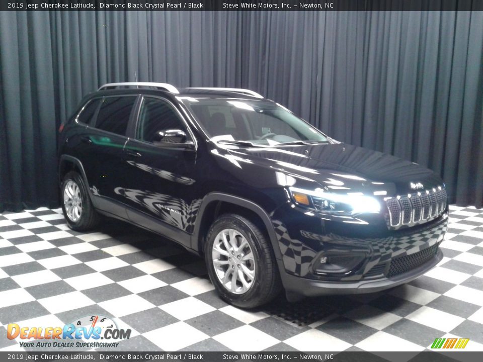 2019 Jeep Cherokee Latitude Diamond Black Crystal Pearl / Black Photo #4