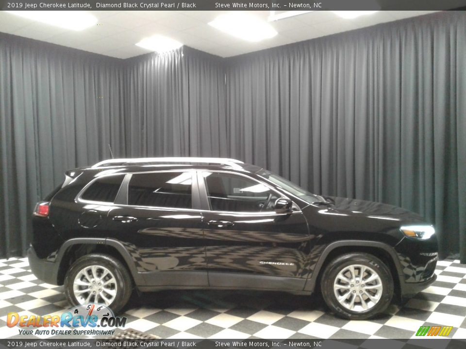 2019 Jeep Cherokee Latitude Diamond Black Crystal Pearl / Black Photo #5