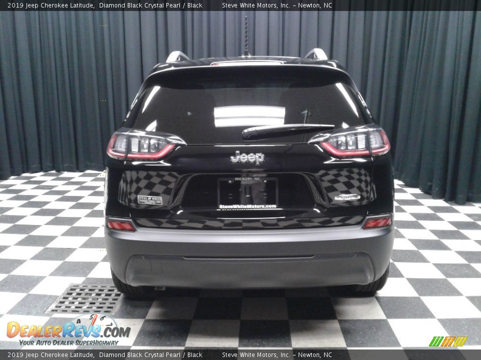2019 Jeep Cherokee Latitude Diamond Black Crystal Pearl / Black Photo #7