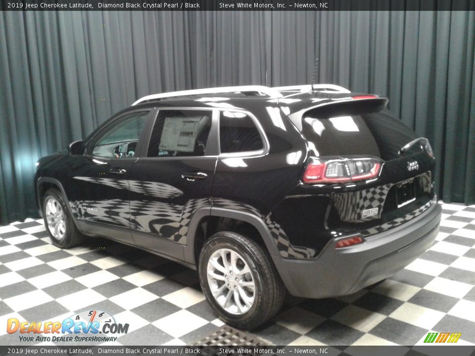 2019 Jeep Cherokee Latitude Diamond Black Crystal Pearl / Black Photo #8