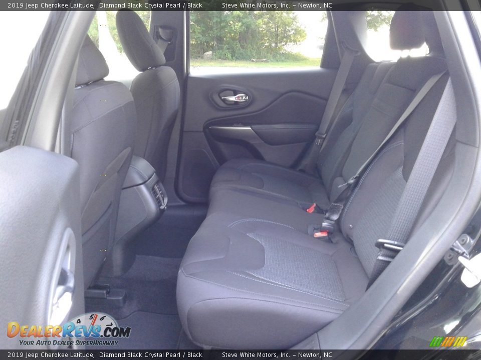 2019 Jeep Cherokee Latitude Diamond Black Crystal Pearl / Black Photo #11