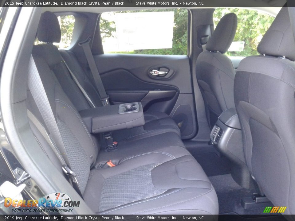 2019 Jeep Cherokee Latitude Diamond Black Crystal Pearl / Black Photo #13