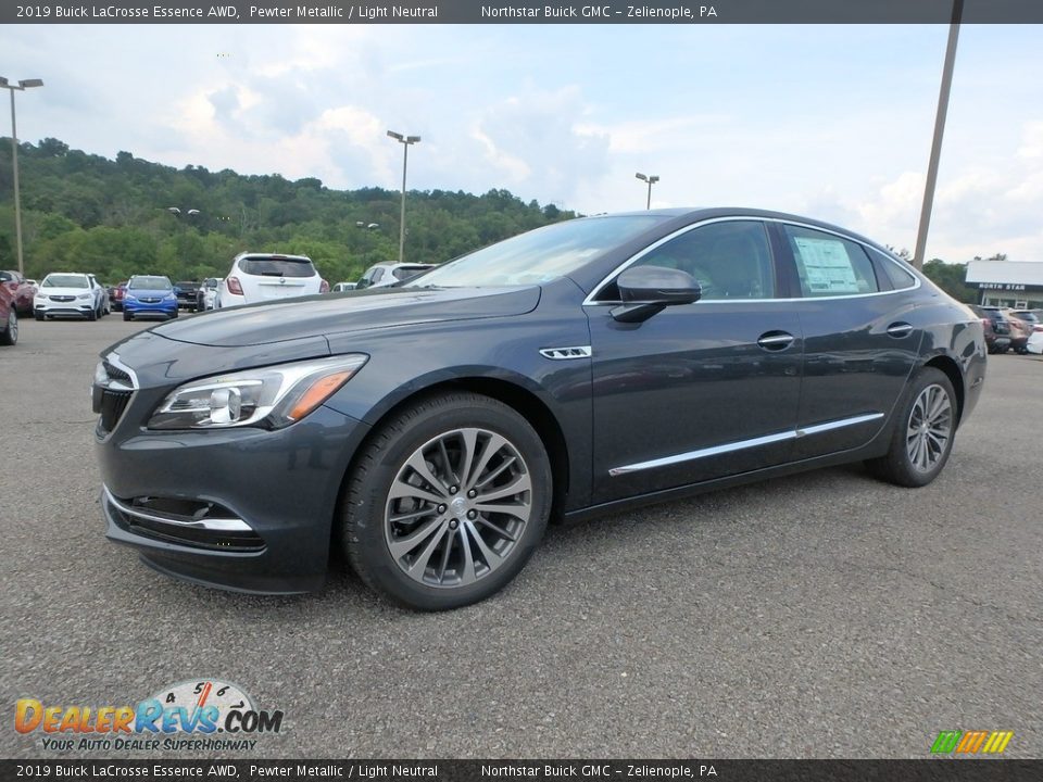 Front 3/4 View of 2019 Buick LaCrosse Essence AWD Photo #1