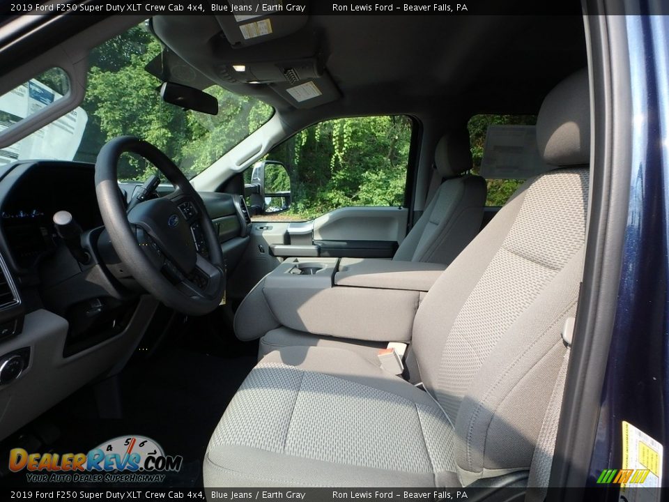 Front Seat of 2019 Ford F250 Super Duty XLT Crew Cab 4x4 Photo #10