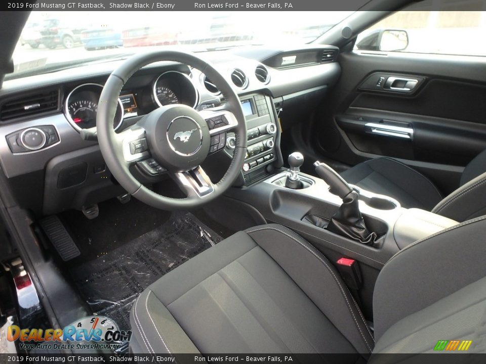 Ebony Interior - 2019 Ford Mustang GT Fastback Photo #13