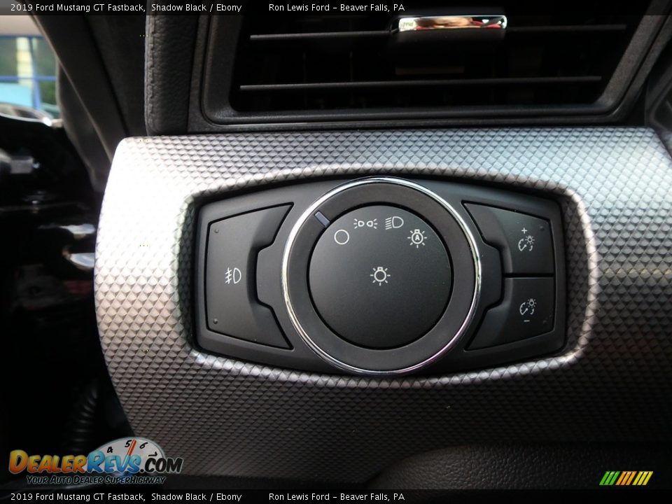 Controls of 2019 Ford Mustang GT Fastback Photo #18