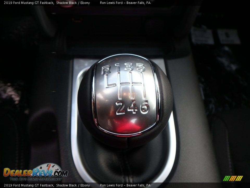 2019 Ford Mustang GT Fastback Shifter Photo #19