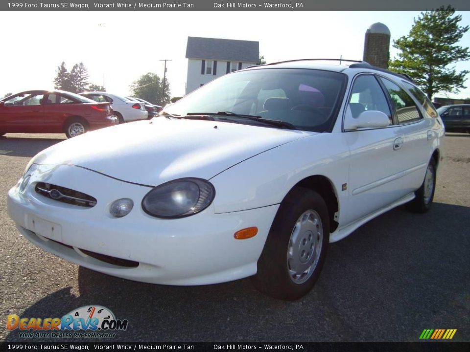 1999 Ford Taurus SE Wagon Vibrant White / Medium Prairie Tan Photo #2