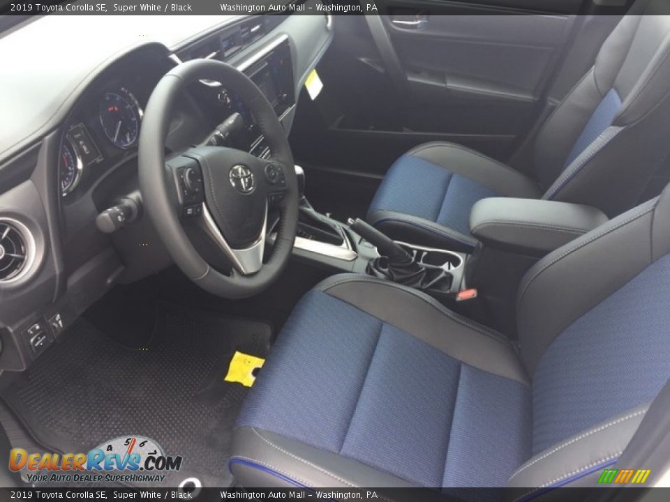 Black Interior - 2019 Toyota Corolla SE Photo #10