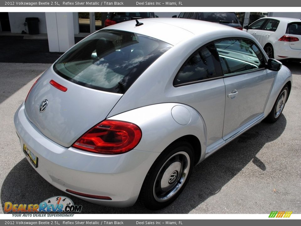 2012 Volkswagen Beetle 2.5L Reflex Silver Metallic / Titan Black Photo #9