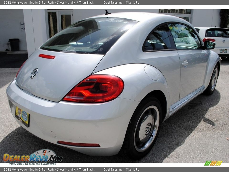 2012 Volkswagen Beetle 2.5L Reflex Silver Metallic / Titan Black Photo #10
