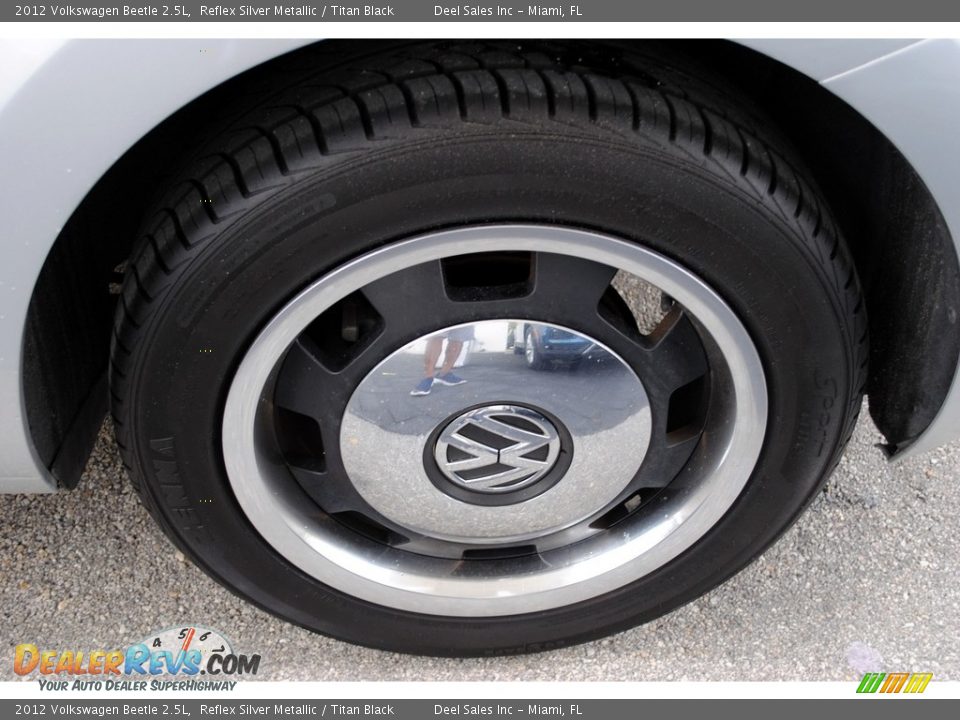 2012 Volkswagen Beetle 2.5L Reflex Silver Metallic / Titan Black Photo #11