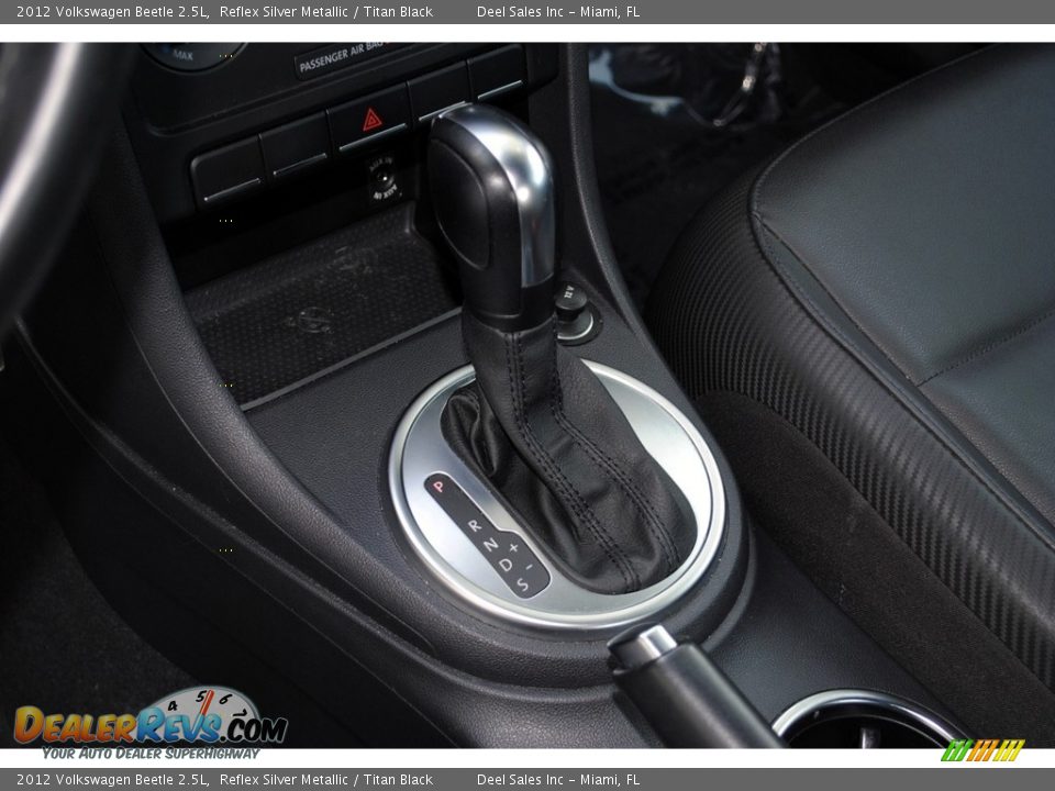 2012 Volkswagen Beetle 2.5L Reflex Silver Metallic / Titan Black Photo #14