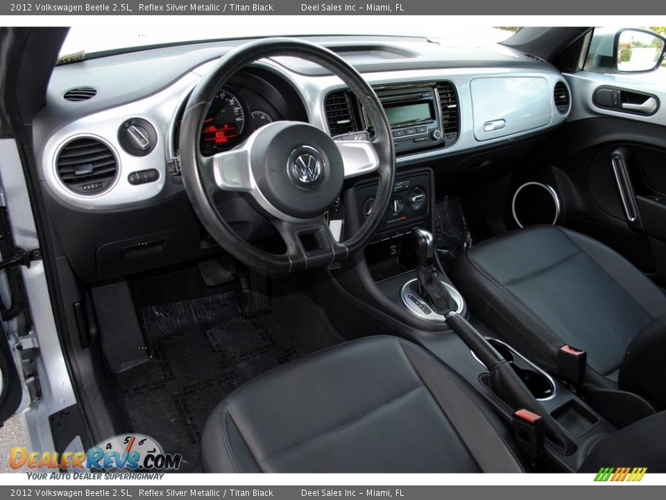 2012 Volkswagen Beetle 2.5L Reflex Silver Metallic / Titan Black Photo #15